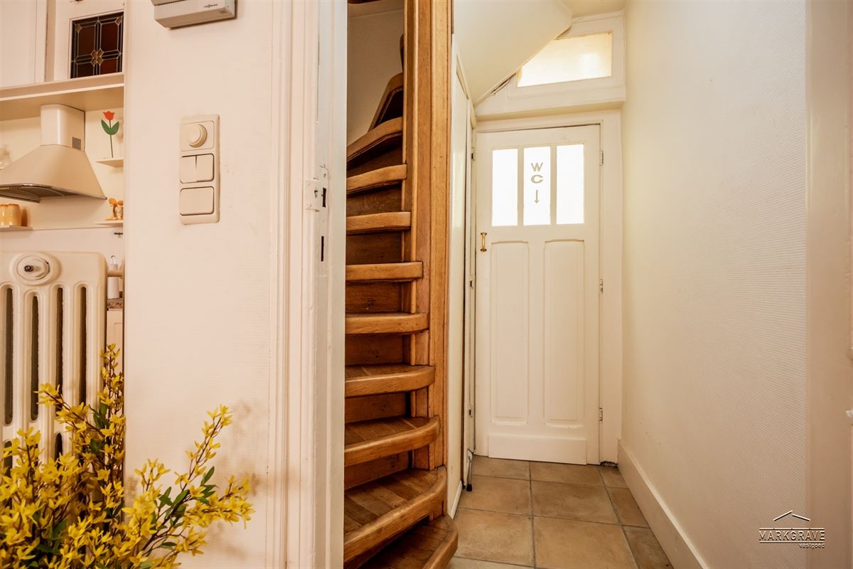 Authentiek 16e-eeuws Stadshuis in het Historisch Hart van de Stad