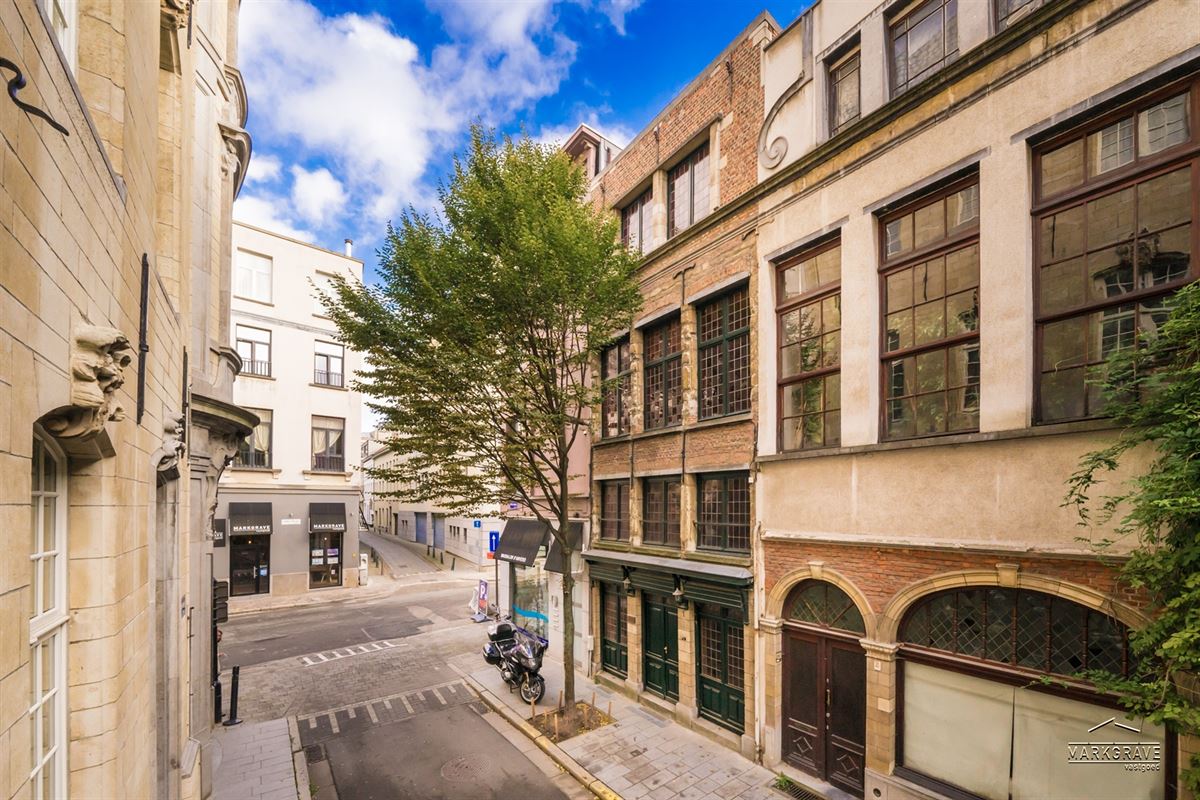 Authentiek 16e-eeuws Stadshuis in het Historisch Hart van de Stad