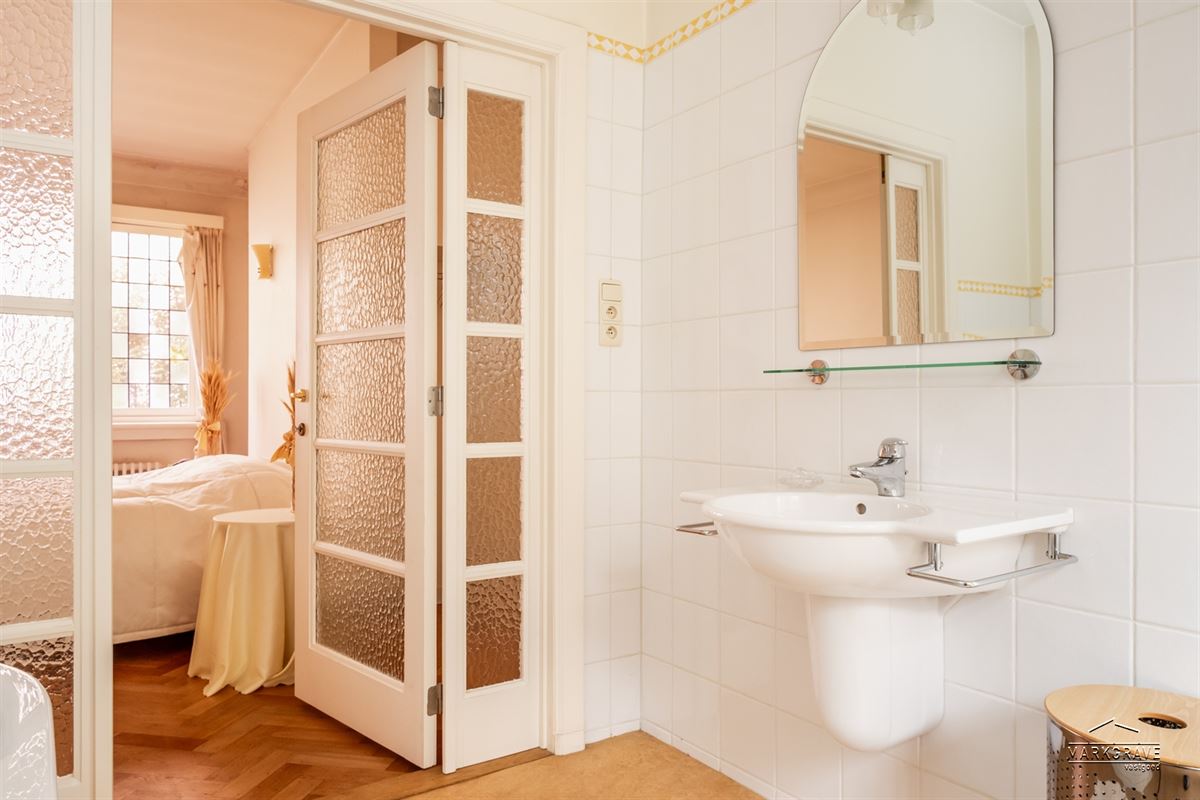 Authentiek 16e-eeuws Stadshuis in het Historisch Hart van de Stad