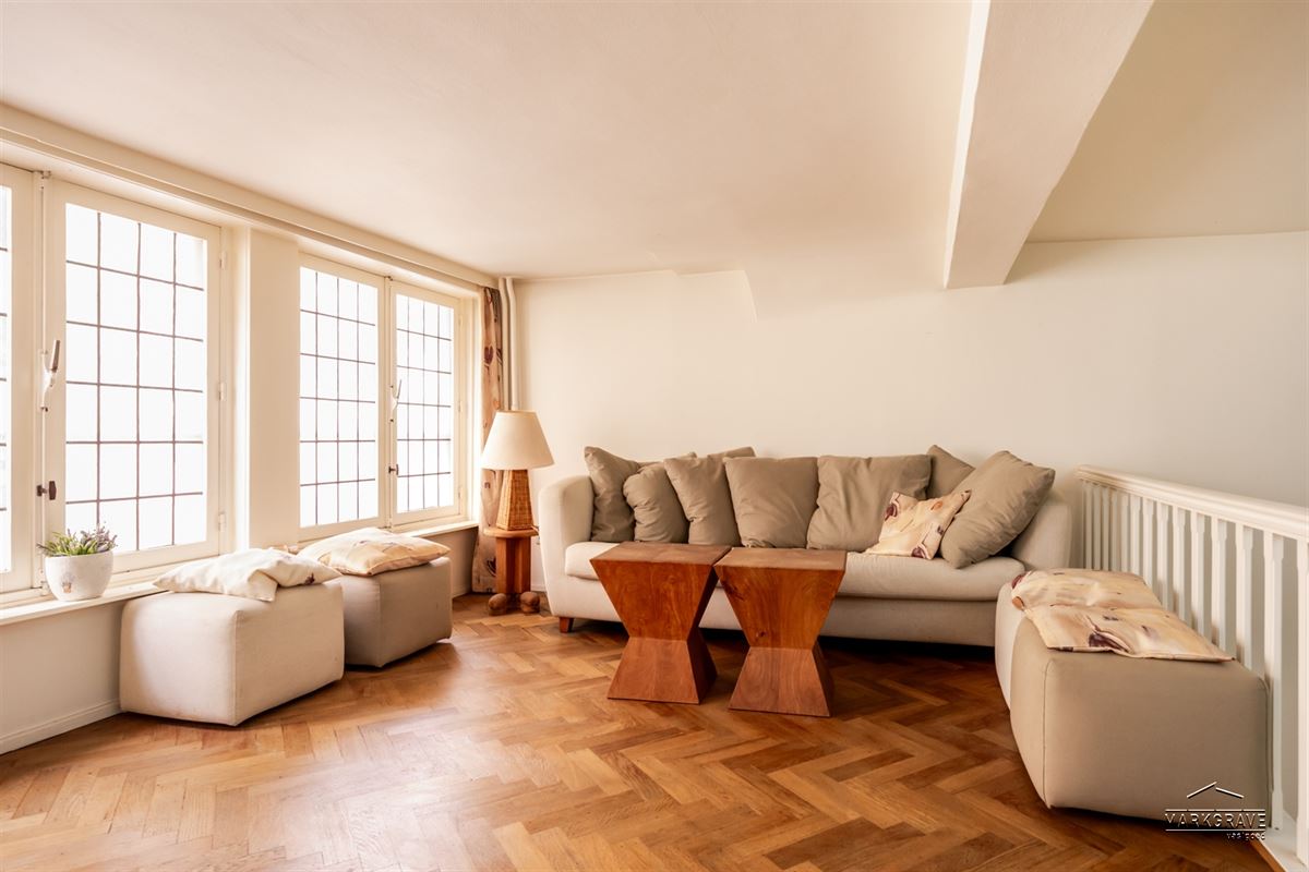 Authentiek 16e-eeuws Stadshuis in het Historisch Hart van de Stad