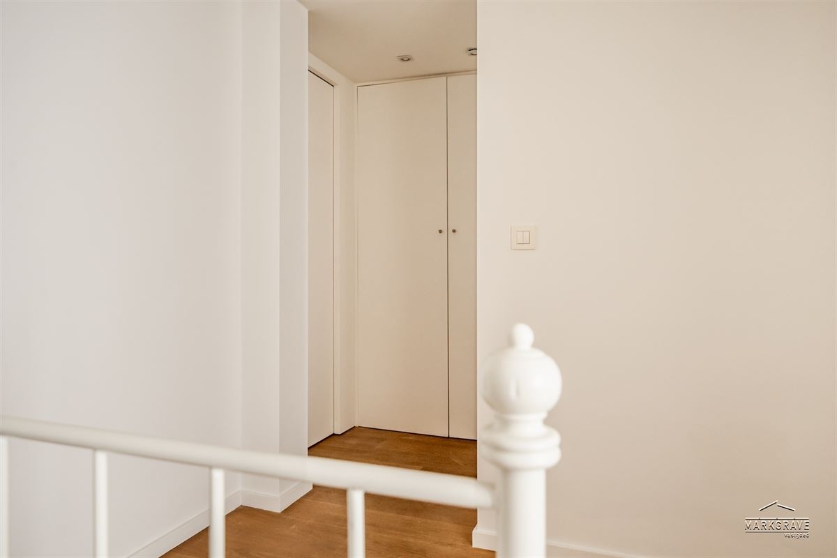 Karaktervol appartement in beaux-artstijl met authentieke elementen