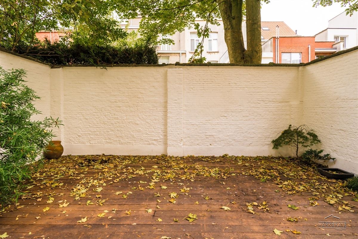 Karaktervol appartement in beaux-artstijl met authentieke elementen