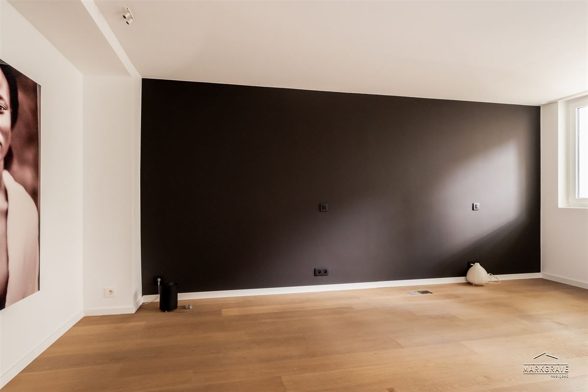 Karaktervol appartement in beaux-artstijl met authentieke elementen