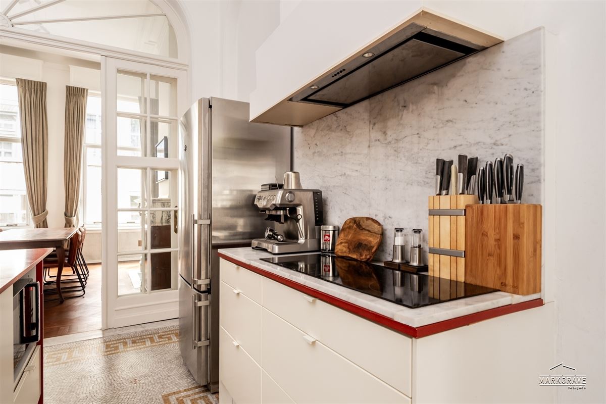 Karaktervol appartement in beaux-artstijl met authentieke elementen