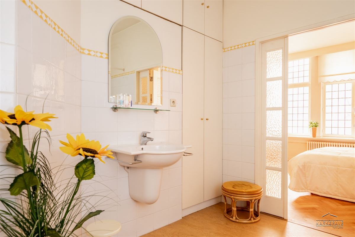 Authentiek 16e-eeuws Stadshuis in het Historisch Hart van de Stad