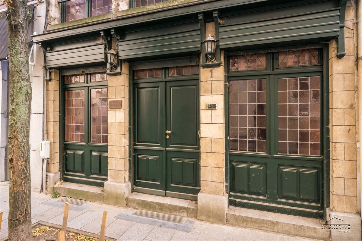 Authentiek 16e-eeuws Stadshuis in het Historisch Hart van de Stad