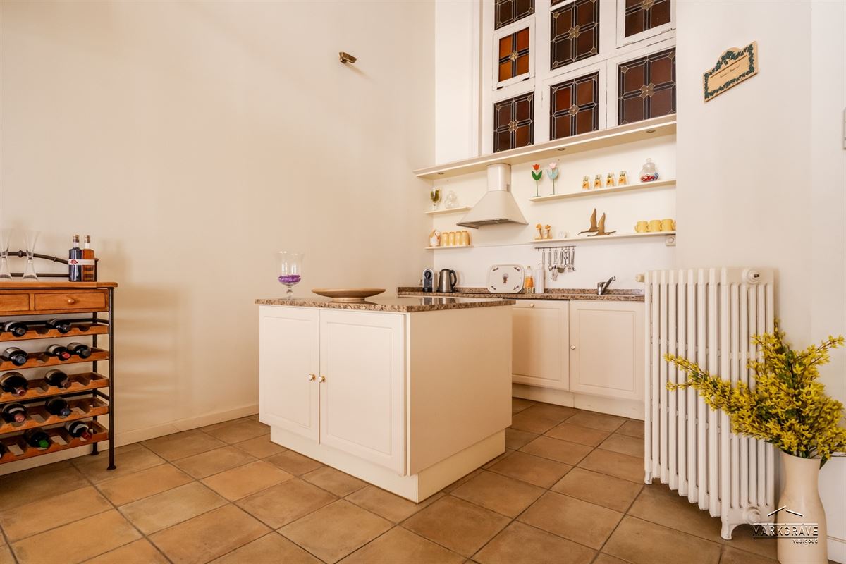 Authentiek 16e-eeuws Stadshuis in het Historisch Hart van de Stad