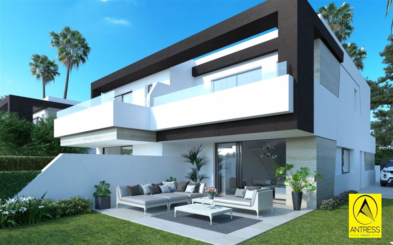 Marbella - Estepona: prachtige half open bebouwingen aan de golf "La Resina" aan de kust van Marbella!