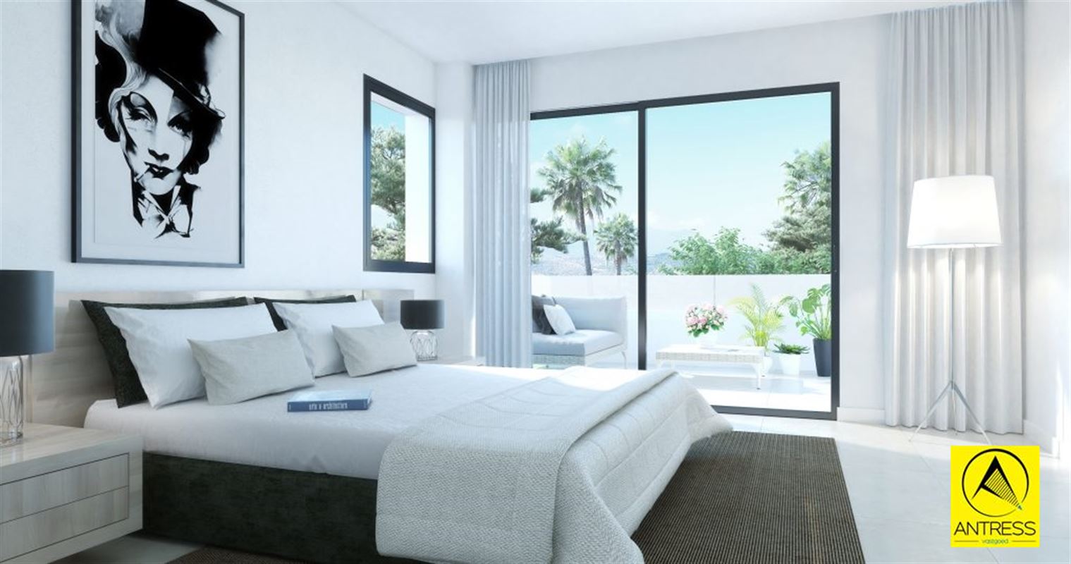 Marbella - Estepona: prachtige half open bebouwingen aan de golf "La Resina" aan de kust van Marbella!