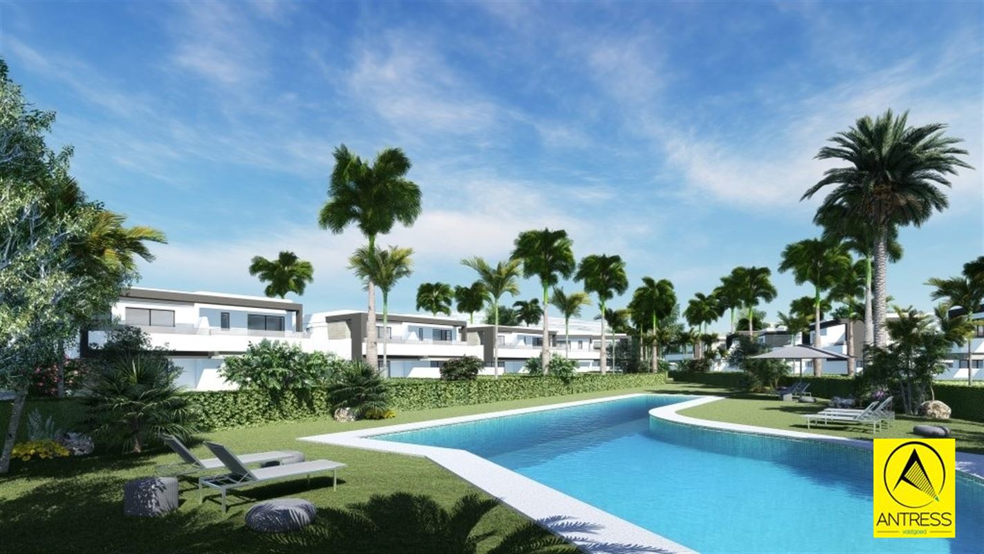 Marbella - Estepona: prachtige half open bebouwingen aan de golf "La Resina" aan de kust van Marbella!