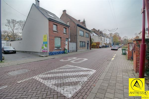 Parking - binnenstaanplaats te 2530 BOECHOUT (België) - Prijs 