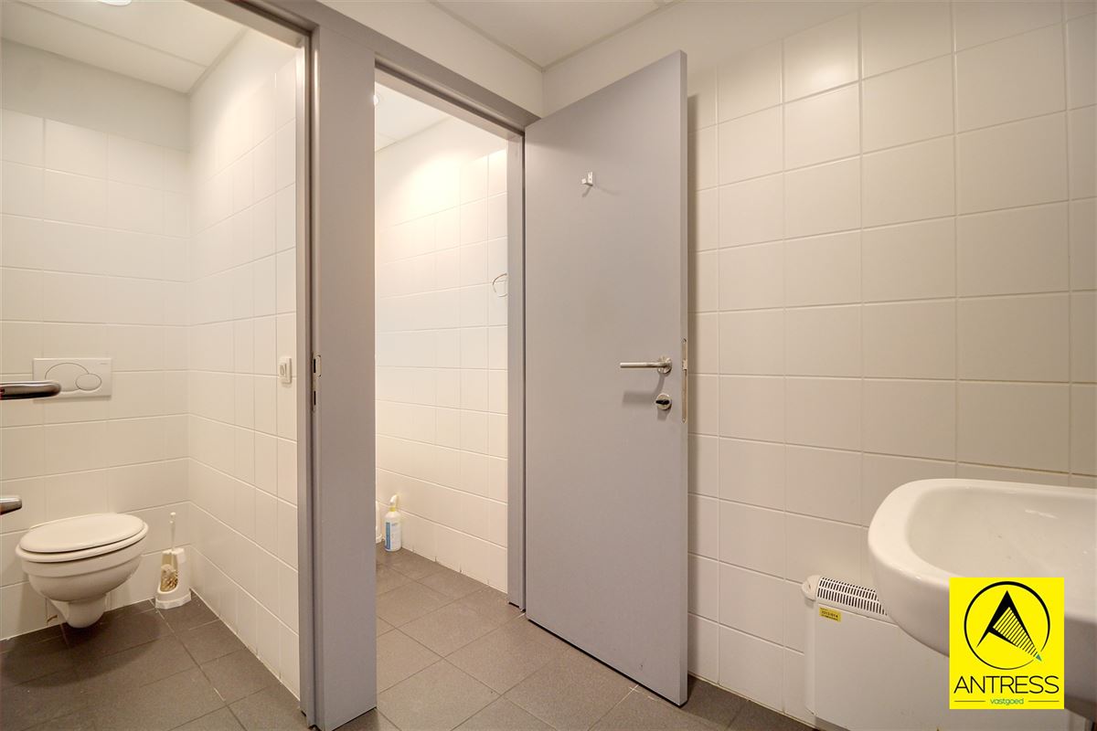 Foto 16 : Handelspand te 2640 MORTSEL (België) - Prijs € 1.700