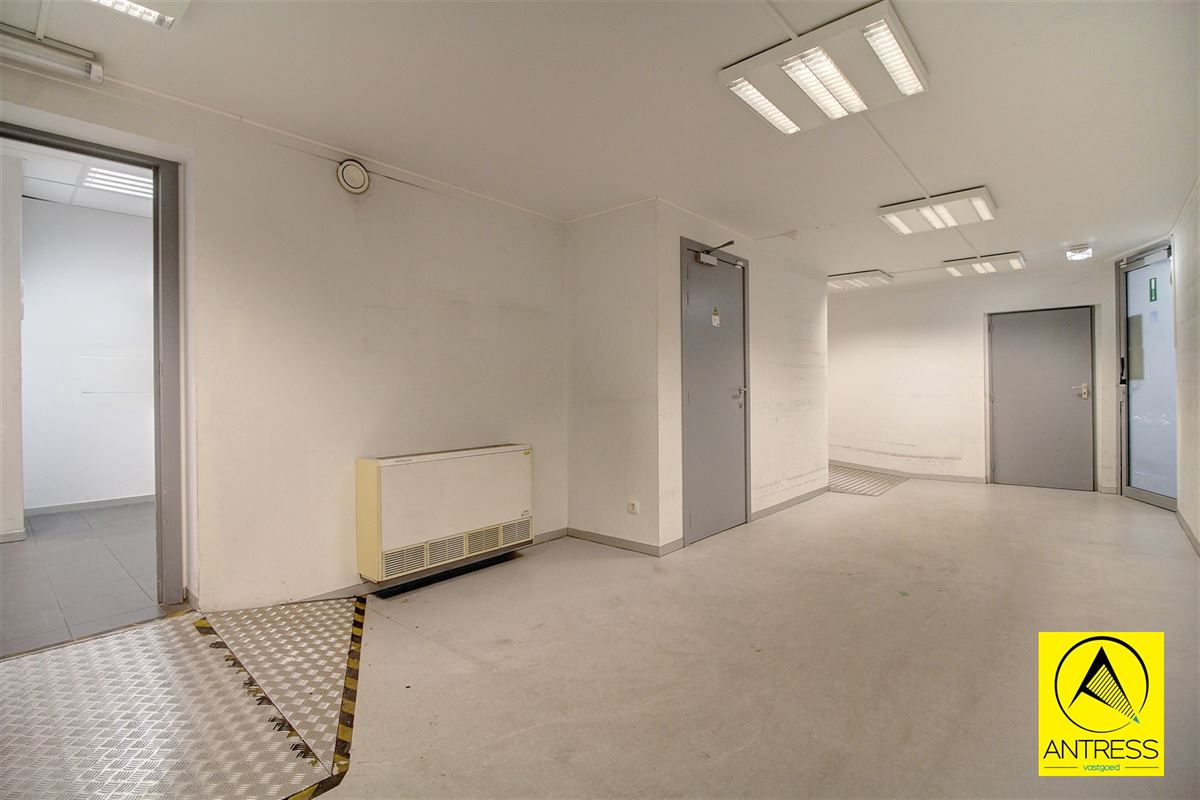 Foto 15 : Handelspand te 2640 MORTSEL (België) - Prijs € 1.700
