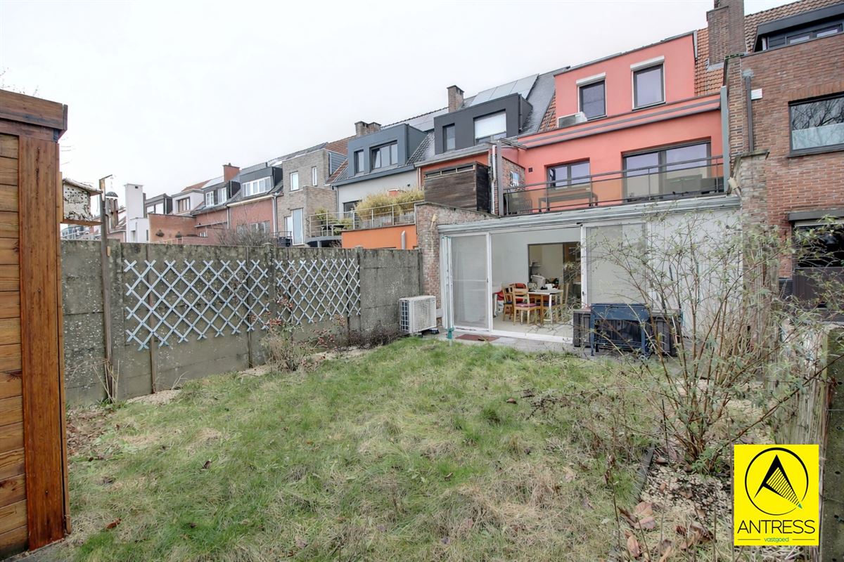 Instapklare gezinswoning met extra studio op het gelijkvloers