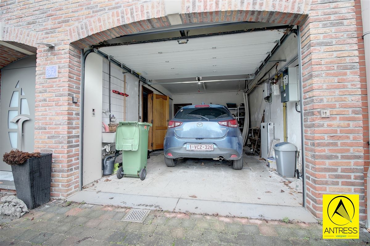 Instapklare gezinswoning met extra studio op het gelijkvloers