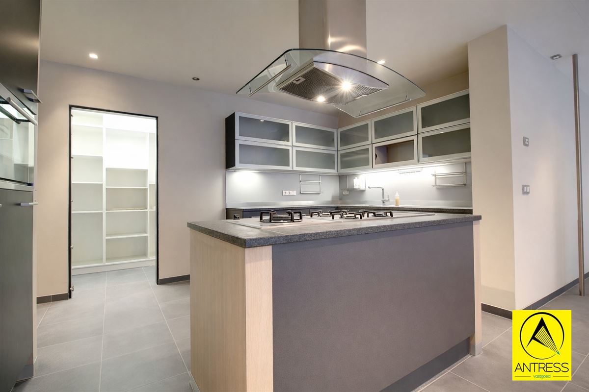 In centrum Lint gelegen appartement van 200m²!