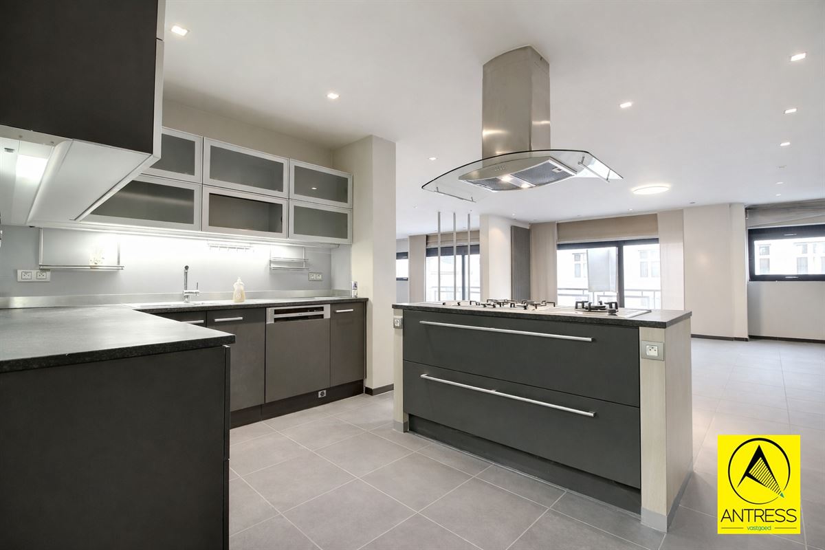 In centrum Lint gelegen appartement van 200m²!