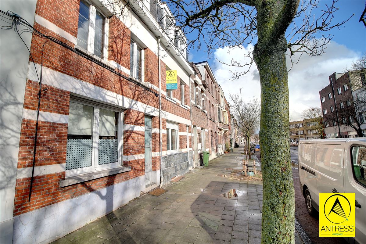 Gerenoveerde gezinswoning met 3 slaapkamers en badkamer op rustige ligging!