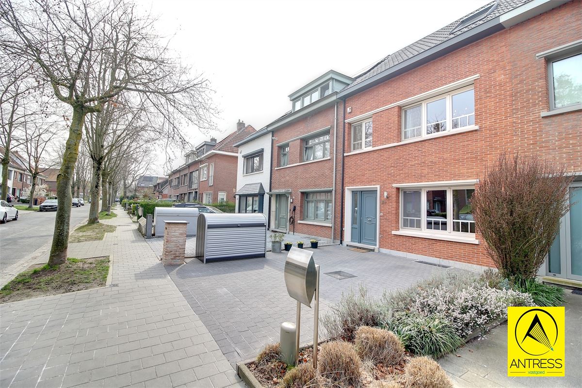 Elsdonk/ Molenveld: volledig instapklare gezinswoning met zonnige tuin!