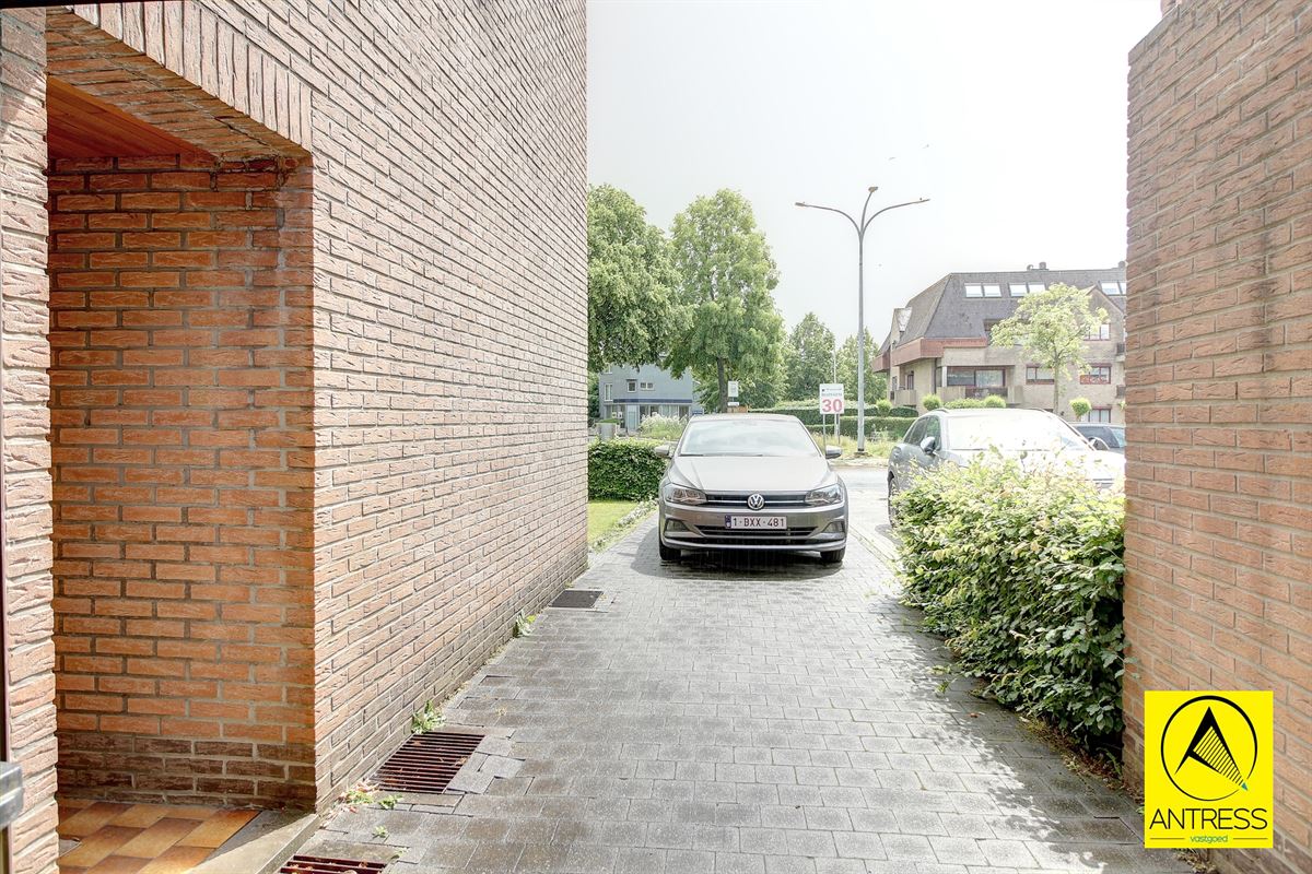 Half open bebouwing met uitbreidingsmogelijkheden op prachtig perceel!