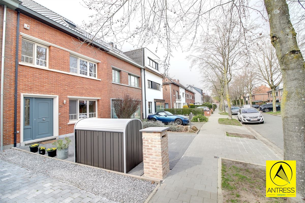 Elsdonk/ Molenveld: volledig instapklare gezinswoning met zonnige tuin!