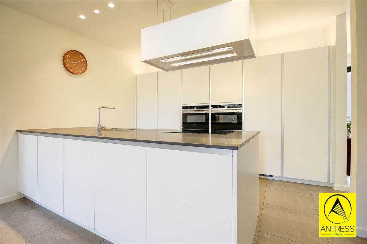 Zeer energiezuinige recent gebouwde gezinswoning met 4 slaapkamers en 2 badkamers