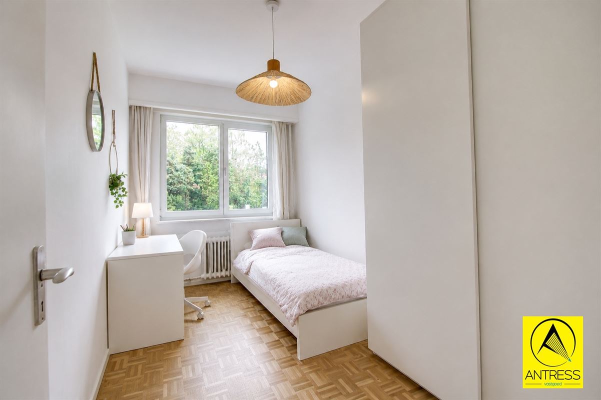 3 slaapkamer appartement met terras, kelder en garagebox.