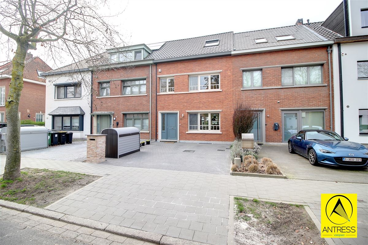 Elsdonk/ Molenveld: volledig instapklare gezinswoning met zonnige tuin!