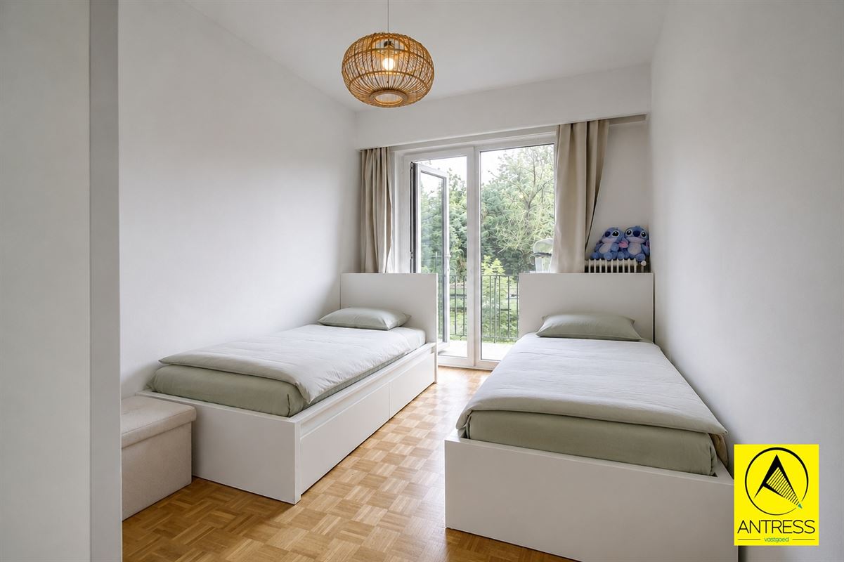 3 slaapkamer appartement met terras, kelder en garagebox.