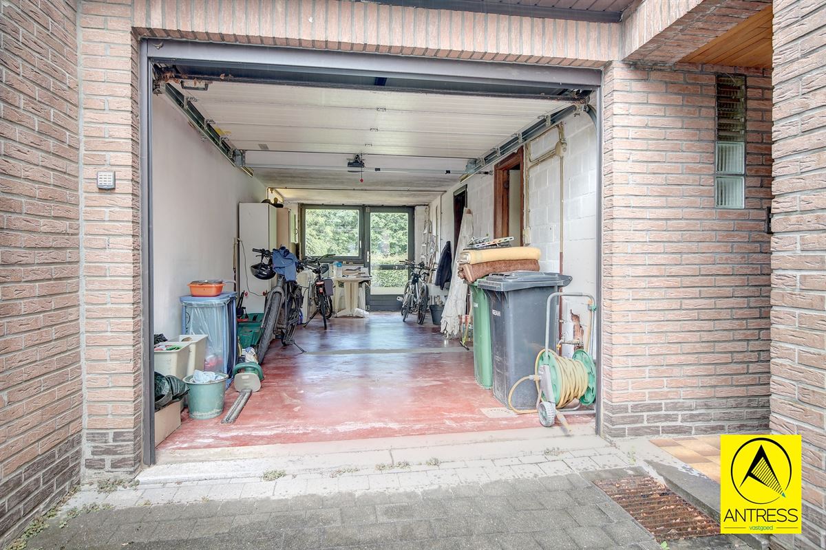 Half open bebouwing met uitbreidingsmogelijkheden op prachtig perceel!