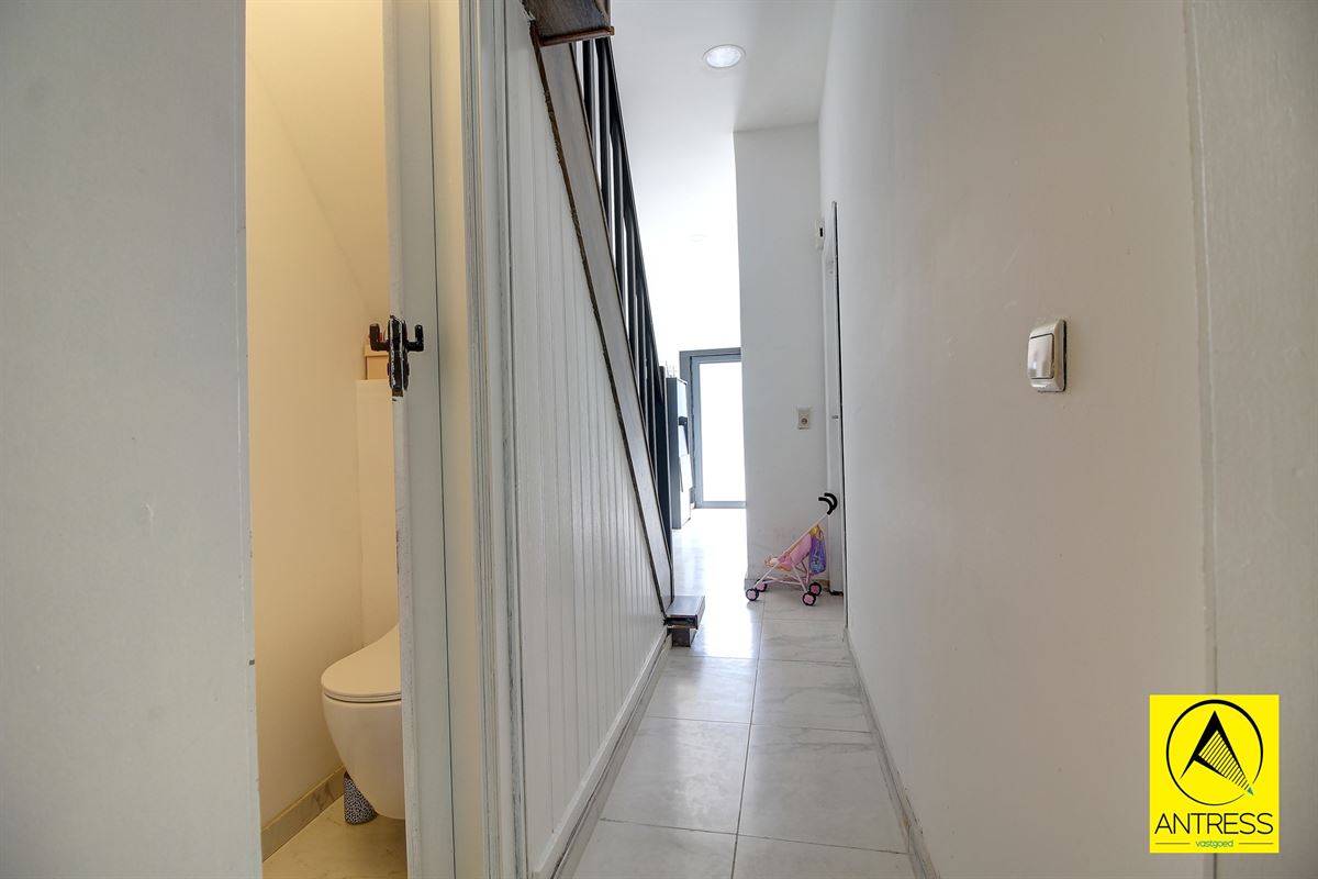 Gezinswoning met 3-4 slaapkamers en prachtige tuin. Mogelijkheid tot uitbreiding!