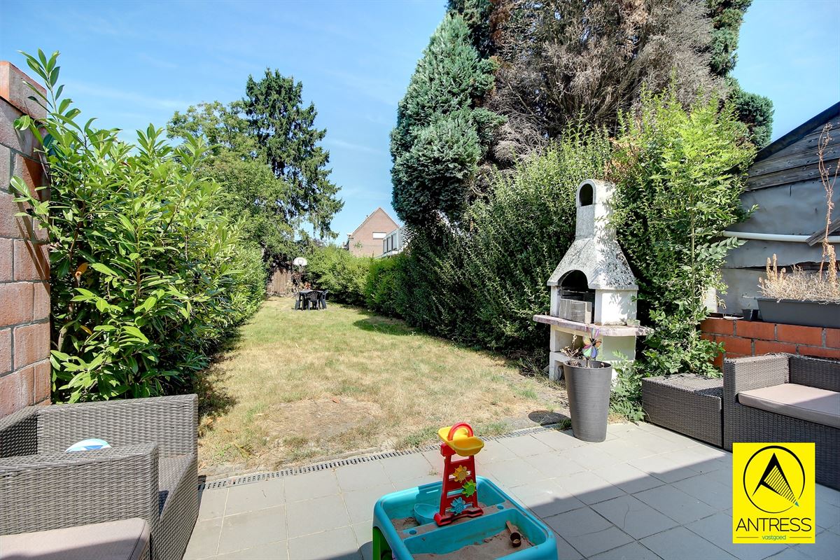 Gezinswoning met 3-4 slaapkamers en prachtige tuin. Mogelijkheid tot uitbreiding!