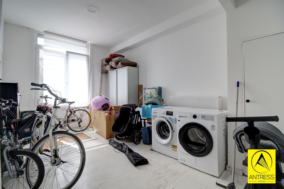 Gezinswoning met 3-4 slaapkamers en prachtige tuin. Mogelijkheid tot uitbreiding!