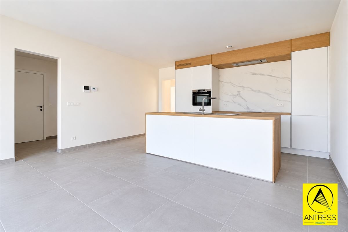 Nieuwbouw (6% BTW) gelijkvloers 3 slaapkamer appartement met voor- en achtertuin en autostaanplaats!