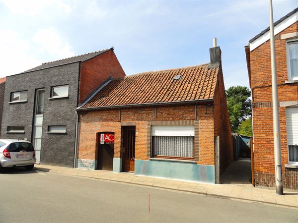 Mooi perceel grond met keuze tussen renovatie of nieuwbouw.