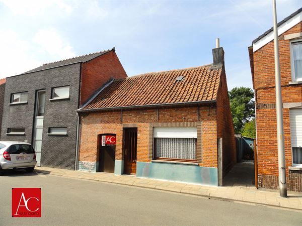 Mooi perceel grond met keuze tussen renovatie of nieuwbouw.