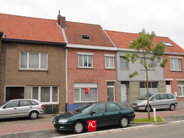 Renovatiewoning op groot perceel met zicht op velden