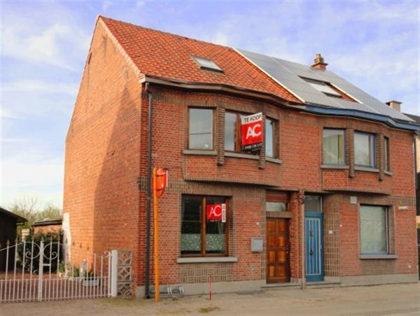 Instapklare woning op een mooi perceel van 215m² groot.