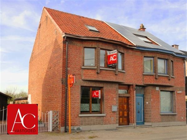 Instapklare woning op een mooi perceel van 215m² groot.