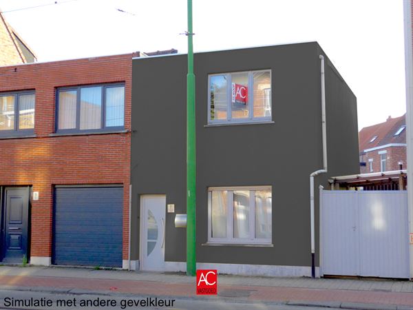 Centraal gelegen woning met zij-ingang.