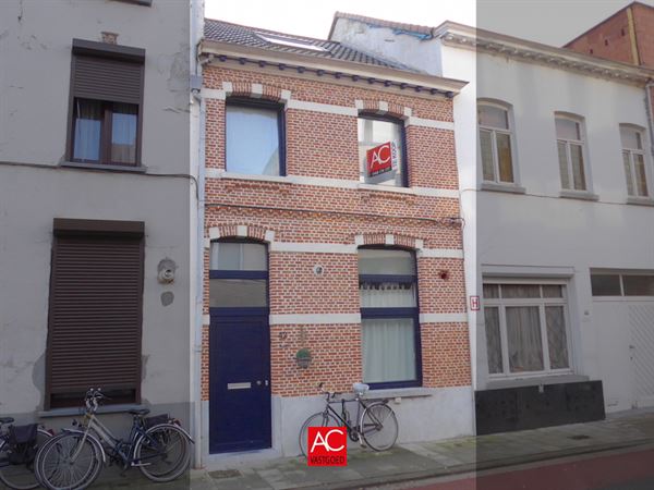 Gerenoveerde woning met tuin in het centrum van Sint-Niklaas.