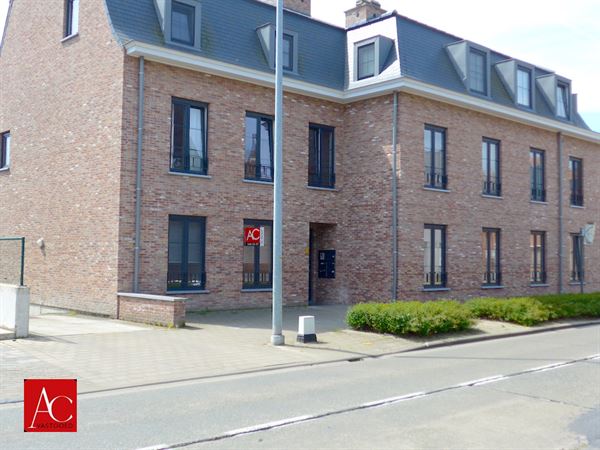 Ruim appartement met groot terras, garage en berging
