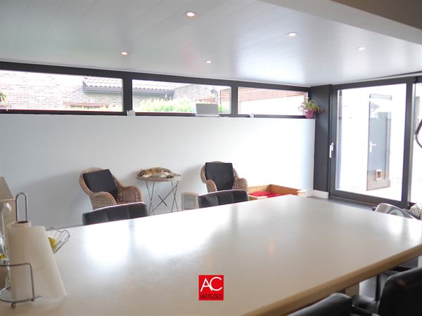 Gerenoveerde HOB met grote tuin en garage.