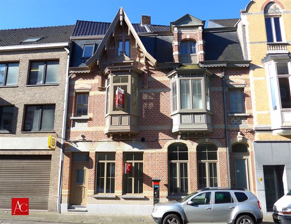 Gerenoveerde herenwoning, centraal gelegen in Sint-Niklaas.