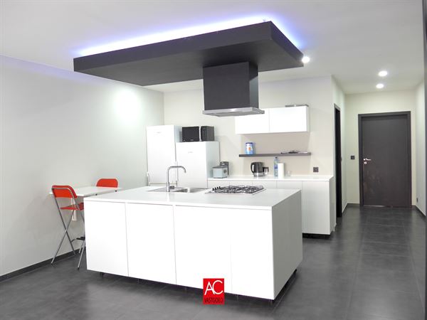 Gerenoveerde woning met tuin en garage