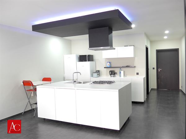 Gerenoveerde woning met tuin en garage