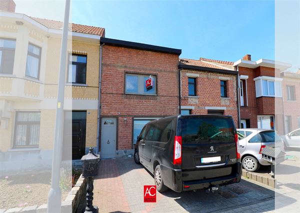 Ruime gezinswoning met 5 slaapkamers, tuin en oprit