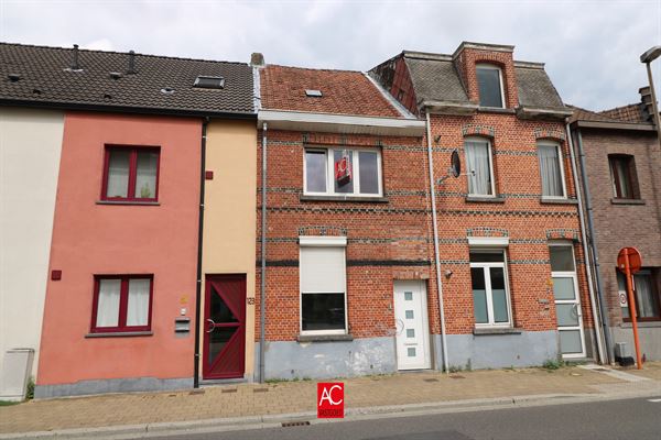 Op te frissen starterswoning - centraal gelegen