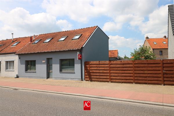 Instapklare woning met tuin en garage !
