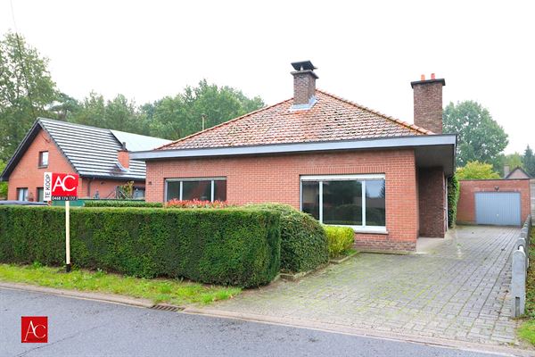 Rustig gelegen open bebouwing type bungalow - te renoveren